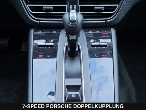 Used 2022 Porsche Macan AWD/4WD image 20