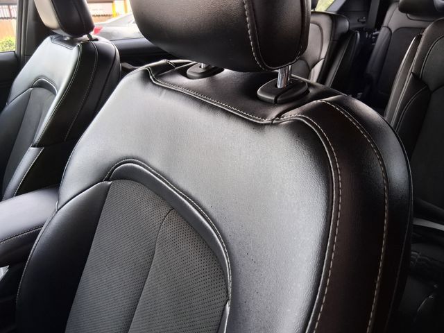 Used 2025 Jeep Grand Cherokee L Laredo RWD image 19