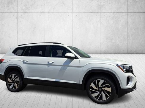 New 2026 Volkswagen Atlas SE FWD image 3