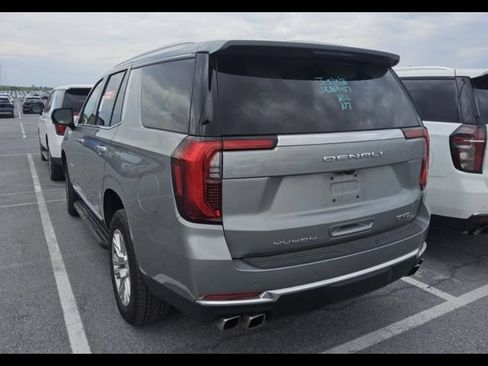 Used 2025 GMC Yukon Denali AWD/4WD image 7