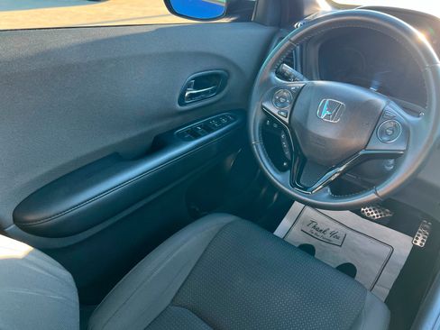 Used 2019 Honda HR-V Sport image 12