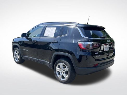 Used 2023 Jeep Compass Latitude AWD/4WD image 3