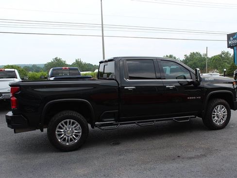 Used 2022 Chevrolet Silverado 2500 High Country w/ Z71 Off-Road Package AWD/4WD image 8