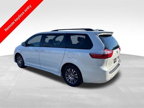 Used 2019 Toyota Sienna XLE FWD image 4