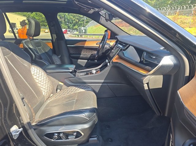 Used 2022 Jeep Grand Cherokee Summit AWD/4WD image 21