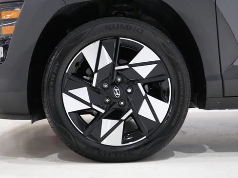 Certified 2024 Hyundai Kona SEL w/ Convenience Package FWD image 9
