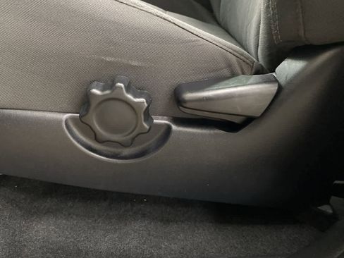 Used 2018 Toyota Tacoma TRD Sport image 14