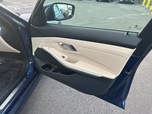 Used 2021 BMW 330i xDrive Sedan w/ Premium Package image 17