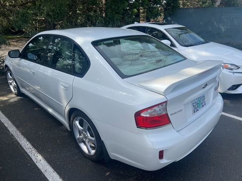 Used 2009 Subaru Legacy 2.5i Limited image 2
