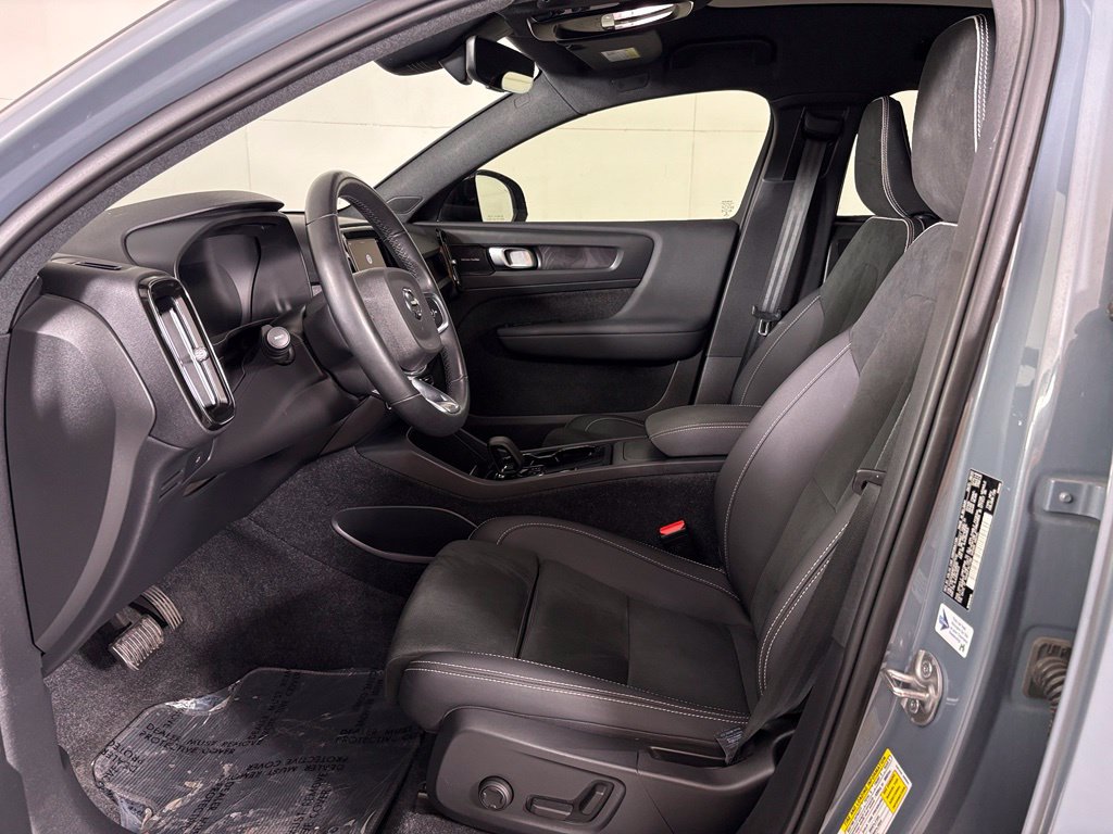 Used 2023 Volvo C40 P8 Recharge Ultimate w/ Protection Package Premier AWD/4WD image 16