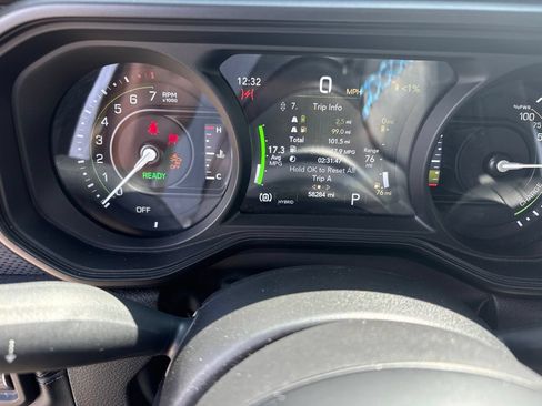 Used 2024 Jeep Wrangler Unlimited Rubicon 4xe AWD/4WD image 13