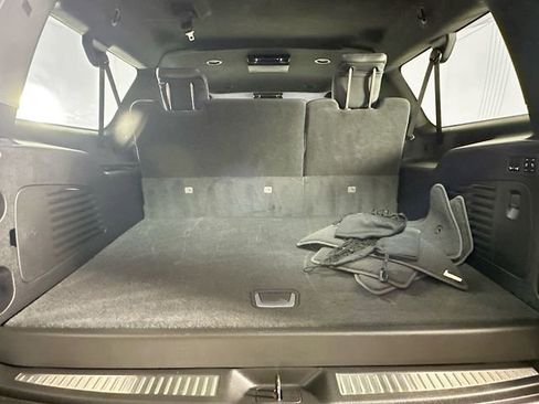 Used 2019 Cadillac Escalade ESV Platinum image 28