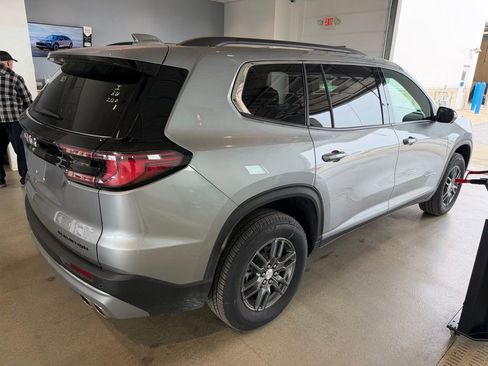 Used 2025 GMC Acadia Elevation image 3