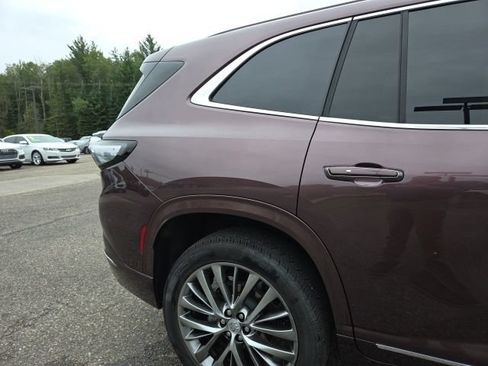 Used 2025 Buick Enclave Avenir w/ Super Cruise Package AWD/4WD image 38