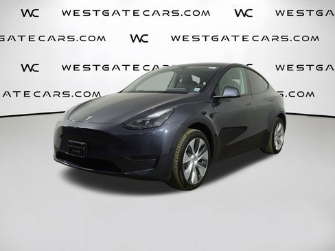 Used 2023 Tesla Model Y Long Range image 1
