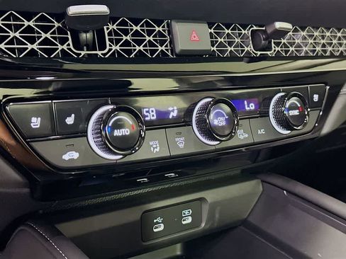 Used 2024 Honda Accord Touring image 18