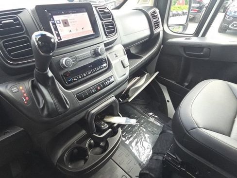 Used 2026 RAM ProMaster 2500 w/ Convenience Group FWD image 22