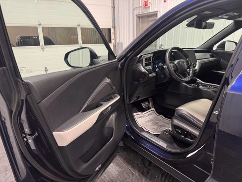 Used 2024 Lexus TX 500h AWD image 8