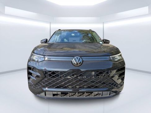 New 2026 Volkswagen Tiguan SE R-Line FWD image 8