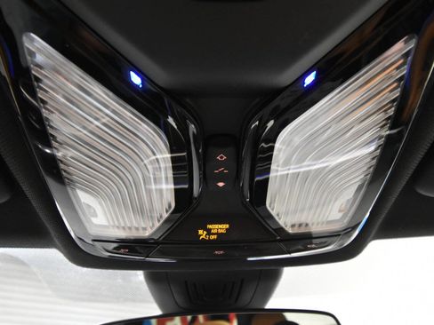 Used 2022 BMW X5 xDrive40i w/ M Sport Package image 32