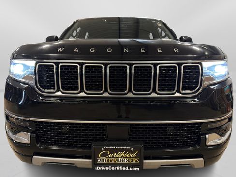 Used 2024 Jeep Wagoneer L Series II w/ Flexible Seating Group AWD/4WD image 10