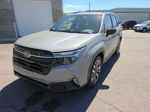 Certified 2025 Subaru Forester Touring AWD/4WD image 8