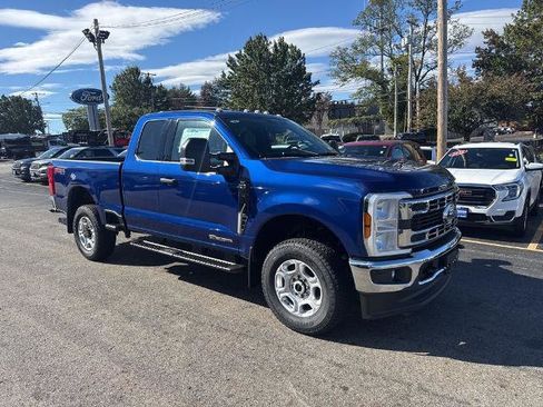 New 2026 Ford F350 XLT w/ FX4 Off-Road Package AWD/4WD image 3
