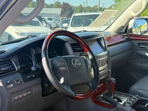 Used 2009 Lexus LX 570 4WD image 18
