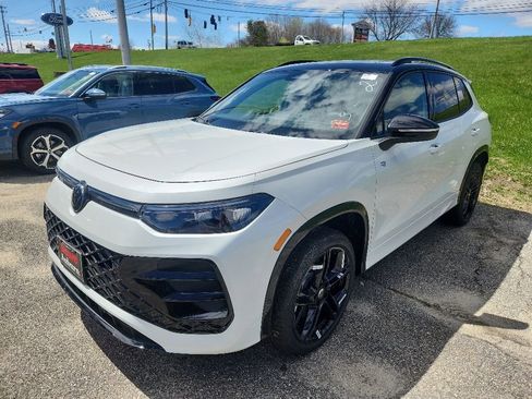 New 2026 Volkswagen Tiguan SE R-Line AWD/4WD image 3