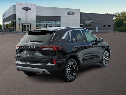 Used 2023 Ford Escape SE image 11