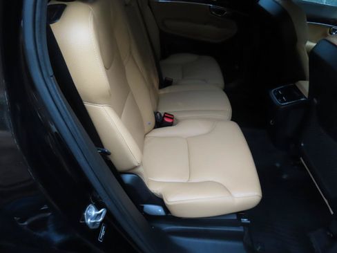 Used 2017 Volvo XC90 T6 Momentum w/ Vision Package AWD/4WD image 18