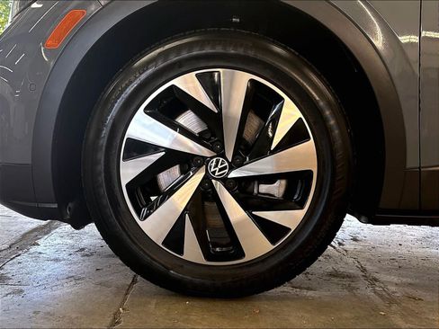 Used 2024 Volkswagen ID.4 2WD image 34