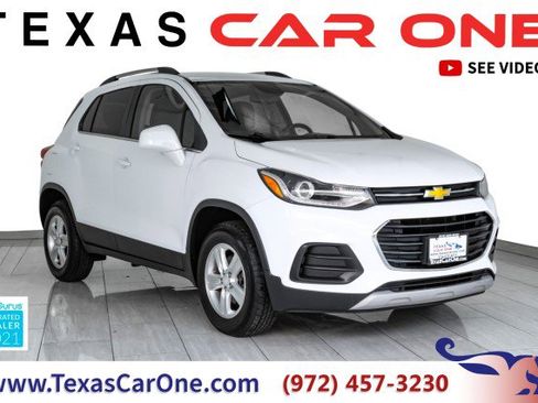 Used 2017 Chevrolet Trax LT AWD/4WD image 1
