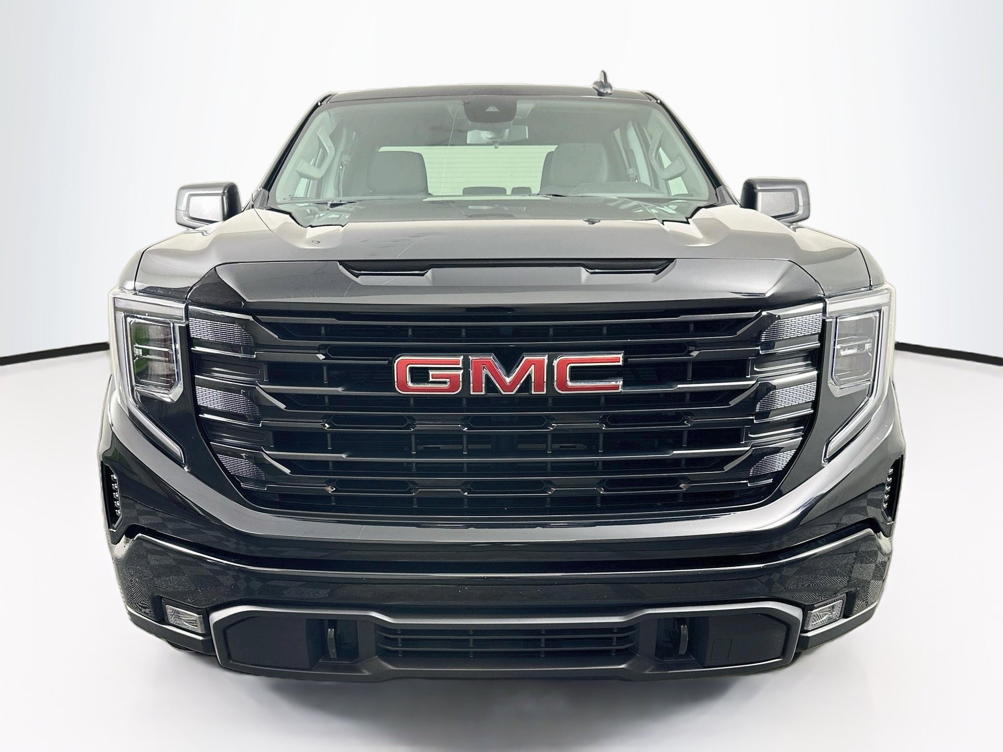 Used 2024 GMC Sierra 1500 Elevation AWD/4WD image 2