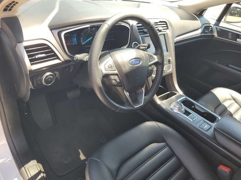 Used 2020 Ford Fusion SEL FWD image 9