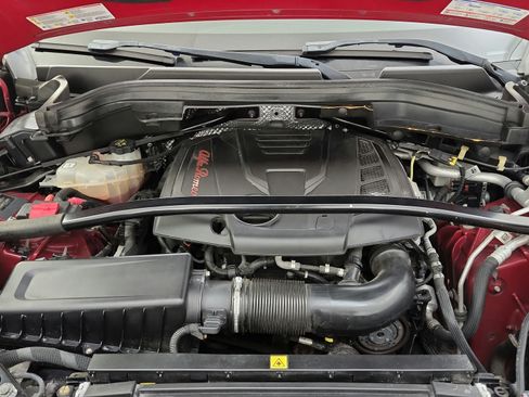 Used 2018 Alfa Romeo Stelvio AWD image 36