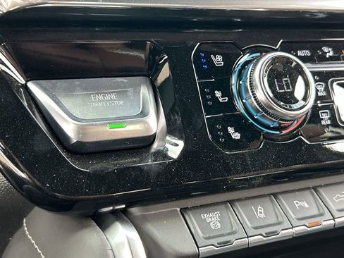 New 2026 GMC Sierra 2500 Denali Ultimate AWD/4WD image 17