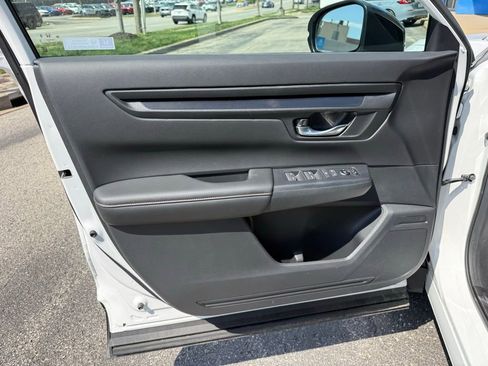 Used 2026 Honda CR-V Sport image 17