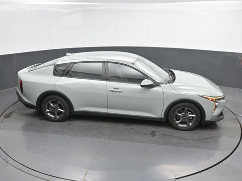 Used 2025 Kia K4 FWD image 31