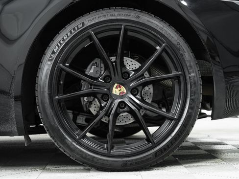Used 2021 Porsche 718 Boxster RWD image 44