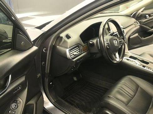 Used 2021 Honda Accord Touring image 13