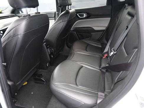 Used 2025 Jeep Compass Limited AWD/4WD image 17