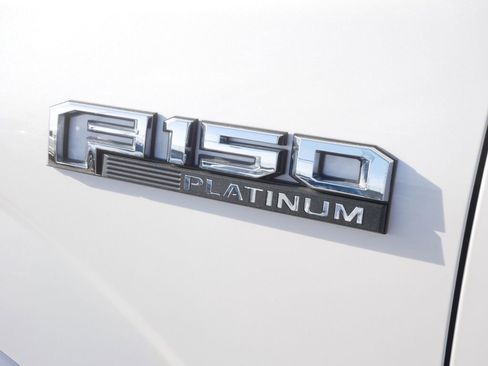 Used 2017 Ford F150 Platinum w/ Equipment Group 701A Luxury AWD/4WD image 9