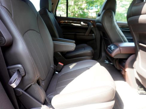 Used 2014 Buick Enclave Leather image 19