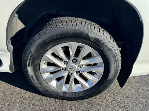 Used 2019 Lexus GX 460 Premium w/ Premium Package image 6