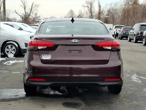 Used 2017 Kia Forte LX image 4