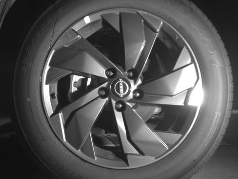 Used 2025 Nissan Rogue SV FWD image 12