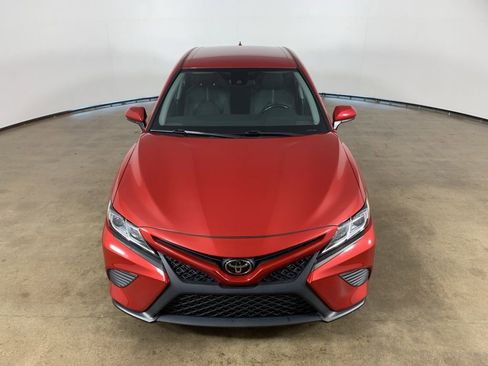Used 2020 Toyota Camry SE image 4