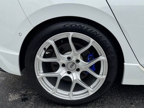 Used 2024 Volkswagen Golf R AWD/4WD image 44