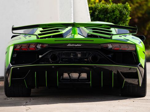 Used 2019 Lamborghini Aventador SVJ image 24